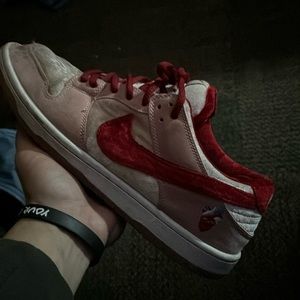 Nike dunk strange love size 11 used 6.5/10 condition LOW PRICE EXPENSIVE SHOE